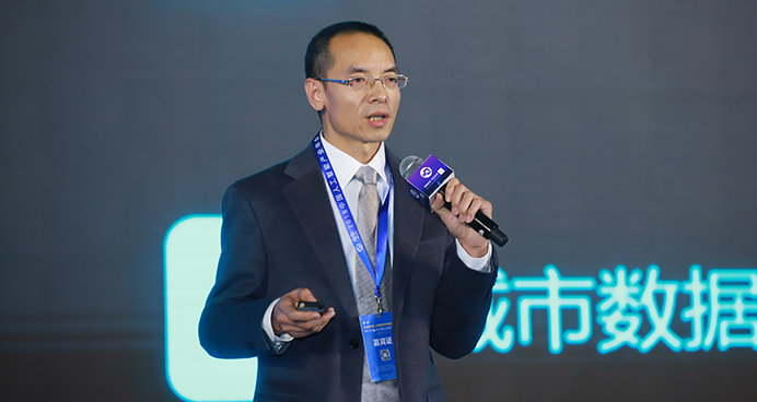 北京易华录信息技术股份有限公司副总裁兼技术总监孙建宏在2018中国人工智能产业年会作了题为《城市数据湖，激发数据智能的实践之路》的主旨演讲。