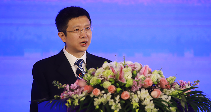 北京百度网讯科技有限公司高级副总裁王海峰在2018中国人工智能产业年会作了题为《人工智能驱动新一轮科技革命》的主旨演讲。