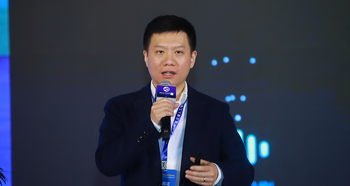 北京明略软件系统有限公司、秒针系统创始人兼董事长吴明辉在2018中国人工智能产业年会作了题为《人、机器、组织三位一体的HAO智能，推动行业AI落地》的主旨演讲。