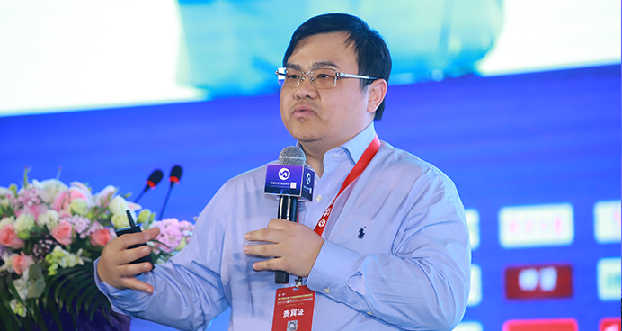 中国平安保险（集团）股份有限公司首席科学家肖京在2018中国人工智能产业年会作了题为《AI赋能――智创金融》的主旨演讲。